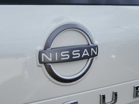 Used 2022 Nissan Rogue SV w/ SV Premium Package image 29