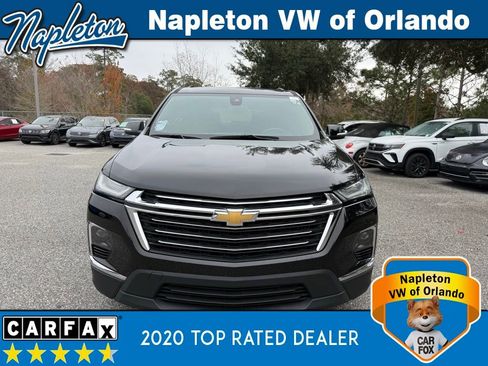 Used 2023 Chevrolet Traverse LT image 2