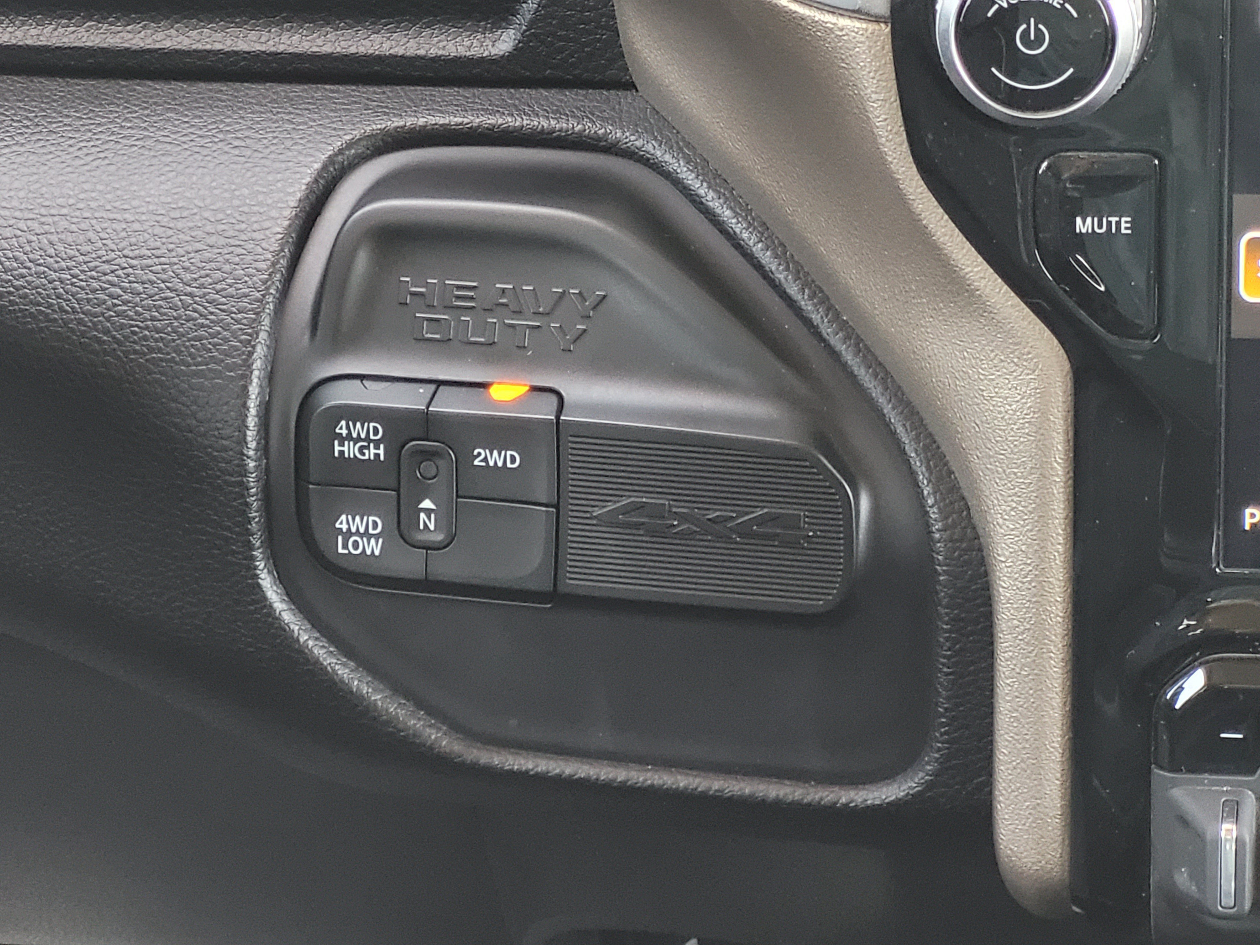 Used 2024 RAM 2500 Laramie w/ Safety Group AWD/4WD image 18