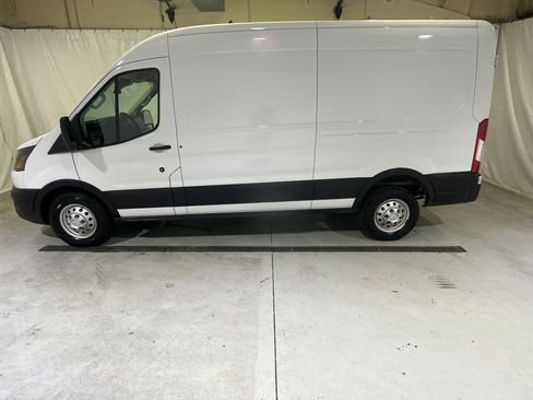 Used 2023 Ford Transit 250 Medium Roof AWD image 7