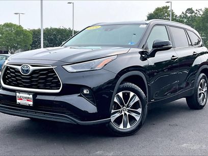 Used 2024 Toyota Highlander XLE