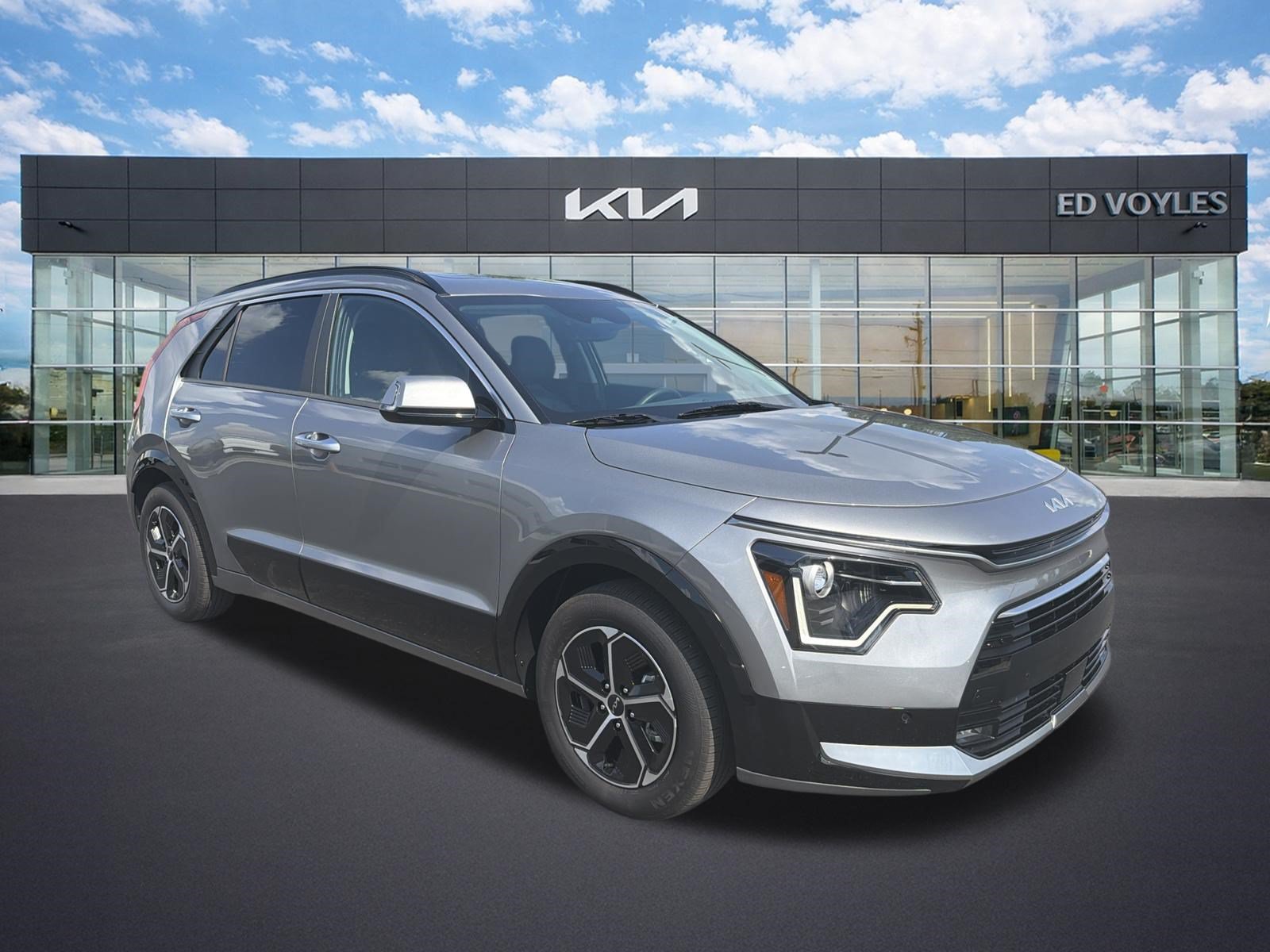 Certified 2025 Kia Niro FWD image 1