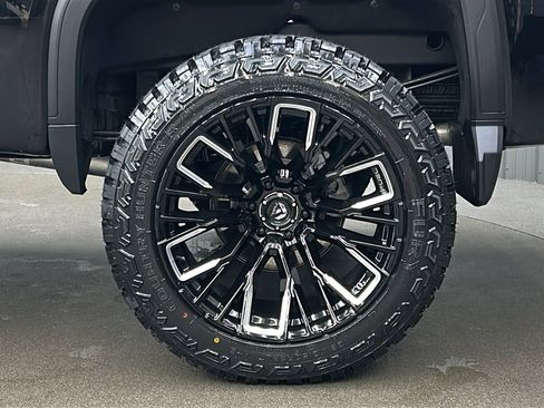 Used 2024 GMC Sierra 1500 Denali Ultimate image 12