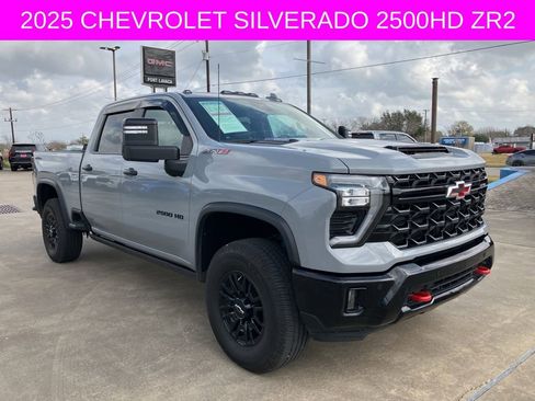 Used 2025 Chevrolet Silverado 2500 ZR2 w/ Technology Package image 9