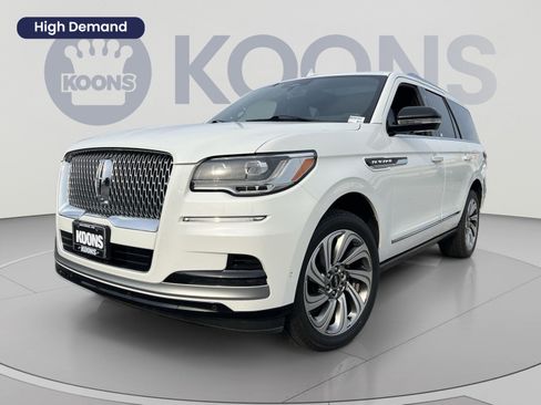 Used 2023 Lincoln Navigator Reserve AWD/4WD image 1