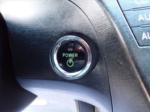 Used 2010 Toyota Prius Five image 19