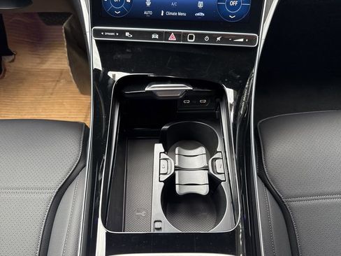 New 2026 Mercedes-Benz C 300 4MATIC Sedan image 24