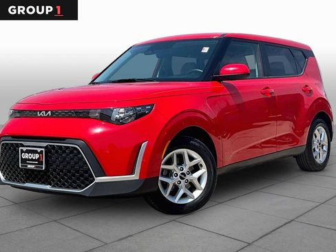 Used 2024 Kia Soul LX w/ Option Group 015 FWD image 1