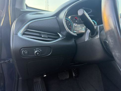 Used 2018 Chevrolet Malibu LT FWD image 15