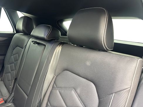 Used 2024 Volkswagen Atlas Cross Sport SE image 35