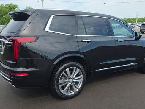 Used 2024 Cadillac XT6 Premium Luxury AWD/4WD image 2