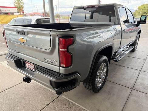 Used 2024 Chevrolet Silverado 3500 High Country w/ Technology Package AWD/4WD image 4