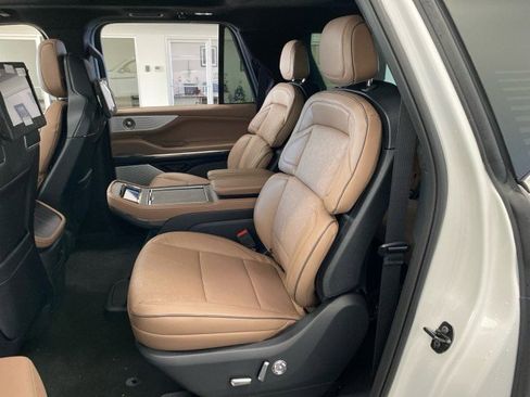 New 2025 Lincoln Navigator L Black Label image 12