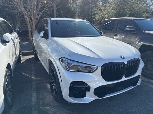 Used 2022 BMW X5 sDrive40i w/ M Sport Package image 3