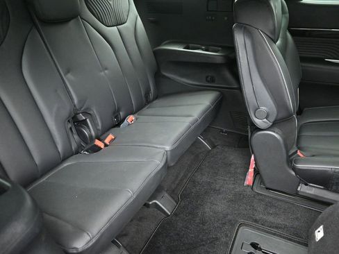 Used 2024 Hyundai Palisade Calligraphy image 9
