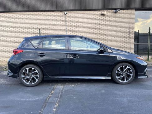 Used 2017 Toyota Corolla iM w/ Protection Package FWD image 6