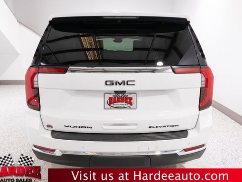 Used 2025 GMC Yukon Elevation w/ Elevation Premium Package AWD/4WD image 4