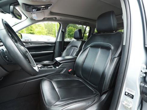 Used 2023 Jeep Grand Cherokee 4WD 4xe image 28