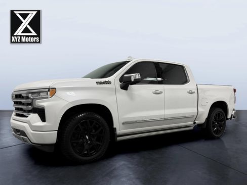 Used 2023 Chevrolet Silverado 1500 High Country w/ Technology Package AWD/4WD image 2