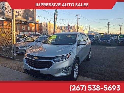 Used 2018 Chevrolet Equinox LT image 2