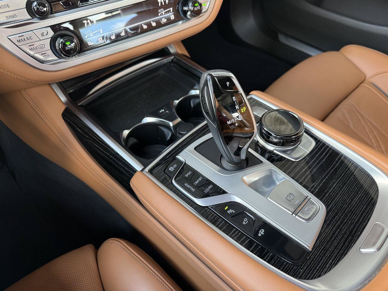 Used 2022 BMW 750i xDrive w/ Executive Package AWD/4WD image 26