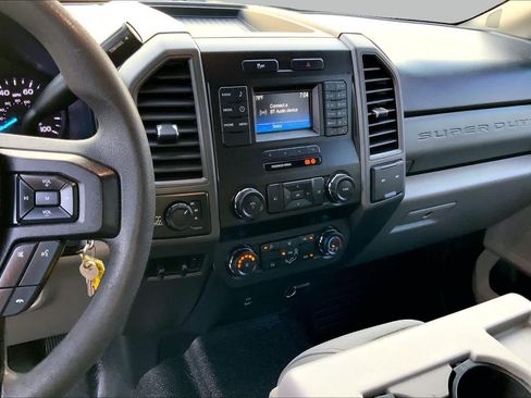 Used 2019 Ford F250 XL w/ XL Value Package AWD/4WD image 6