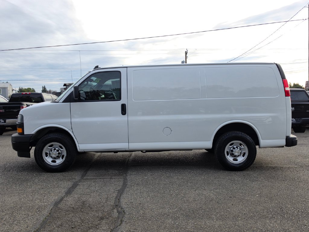 Used 2020 Chevrolet Express 2500 RWD image 3