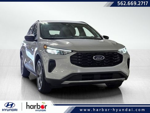 Used 2025 Ford Escape ST-Line w/ Equipment Group 301A image 1