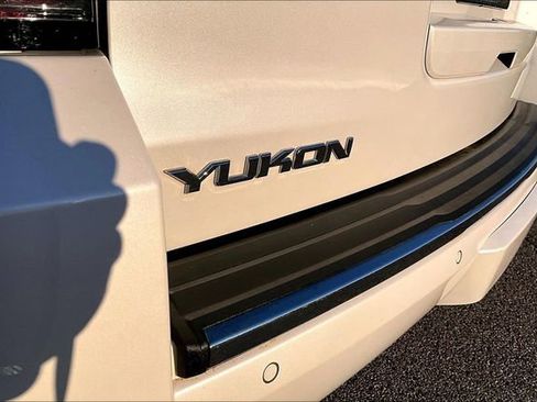Used 2018 GMC Yukon Denali image 8