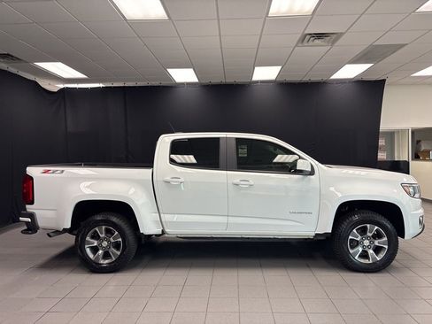 Used 2020 Chevrolet Colorado Z71 AWD/4WD image 2