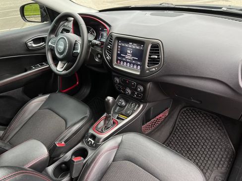 Used 2019 Jeep Compass Trailhawk AWD/4WD image 37