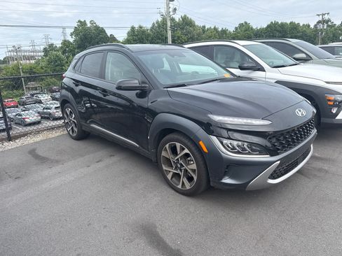 Used 2023 Hyundai Kona Limited w/ Cargo Package FWD image 6