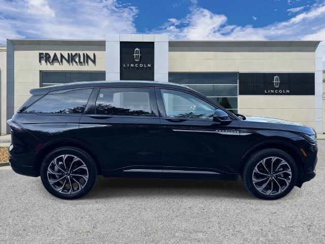 Used 2024 Lincoln Nautilus Reserve AWD/4WD image 8