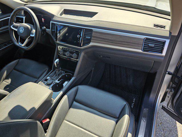 Used 2023 Volkswagen Atlas SEL AWD/4WD image 11