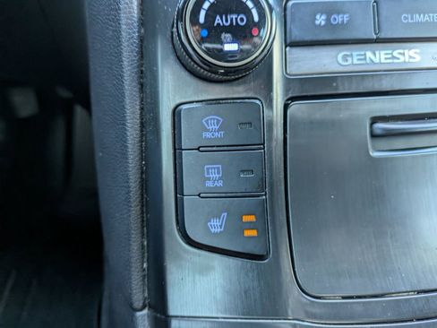 Used 2013 Hyundai Genesis 3.8 image 17