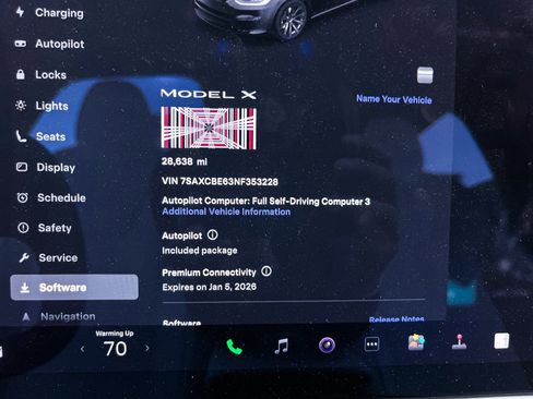 Used 2022 Tesla Model X Plaid image 25