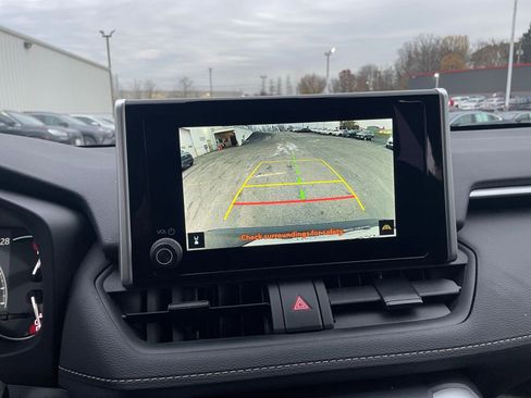 Used 2025 Toyota RAV4 XLE image 17