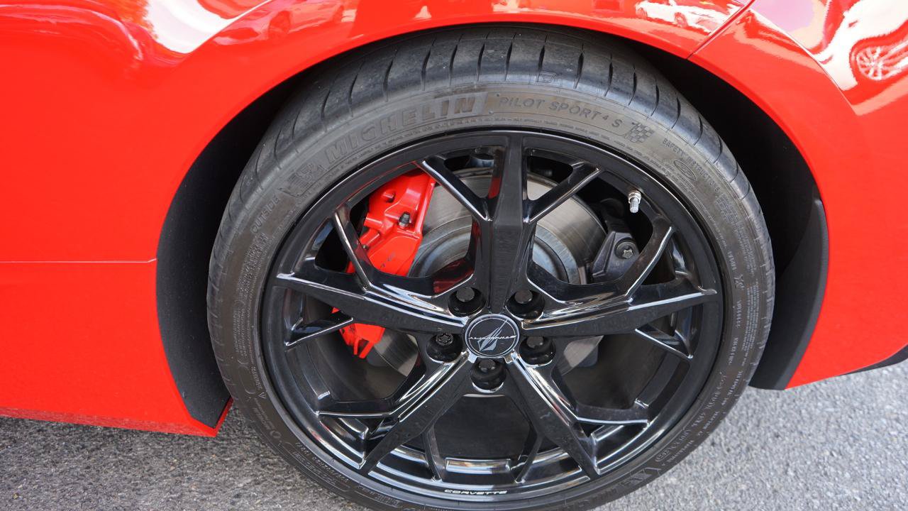 Used 2021 Chevrolet Corvette Stingray Premium Conv w/ Z51 Performance Package RWD image 27