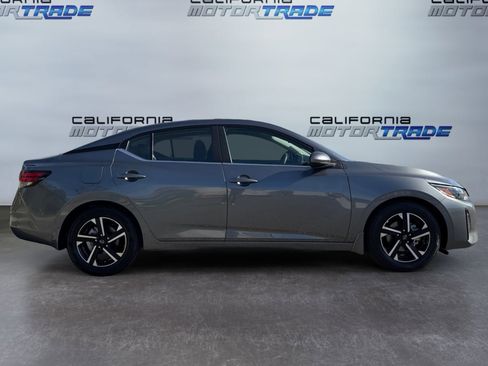 Used 2025 Nissan Sentra SV image 4