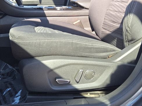 Used 2016 Ford Fusion SE FWD image 20