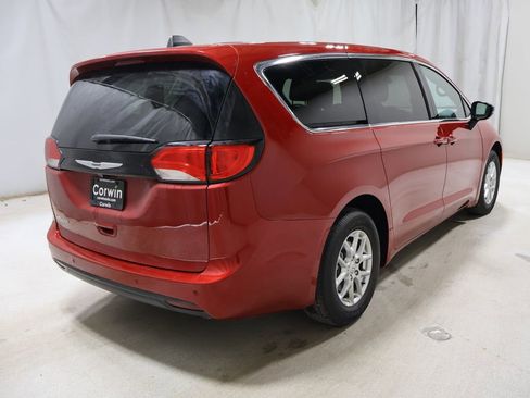 New 2026 Chrysler Voyager LX image 4