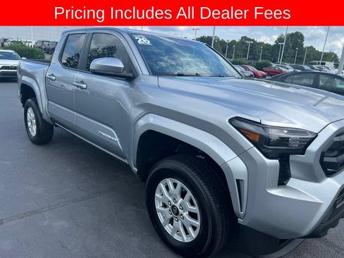 Used 2026 Toyota Tacoma SR5 AWD/4WD image 7