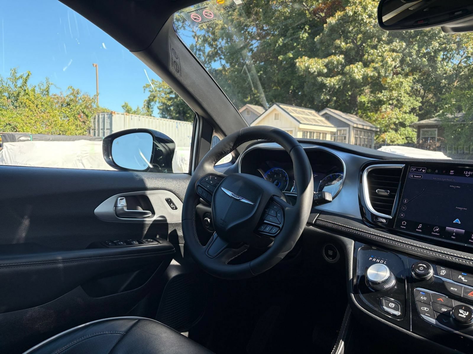Used 2025 Chrysler Pacifica Limited FWD image 38