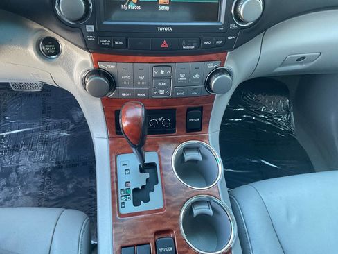 Used 2010 Toyota Highlander Limited image 22