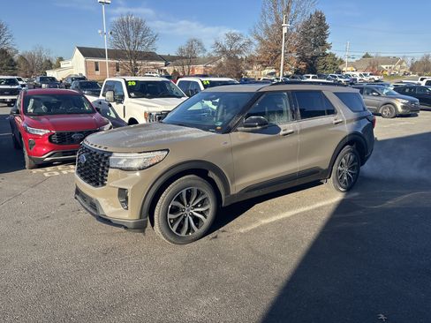 New 2026 Ford Explorer ST-Line image 8