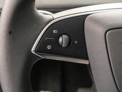 Used 2026 Tesla Model Y AWD image 17