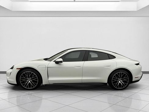 Used 2021 Porsche Taycan RWD image 9