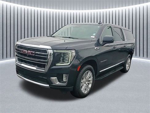 Used 2023 GMC Yukon XL SLT w/ SLT Premium Package image 9