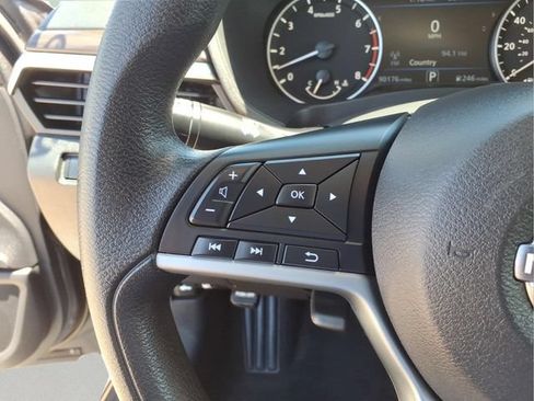 Used 2023 Nissan Altima 2.5 SV FWD image 16