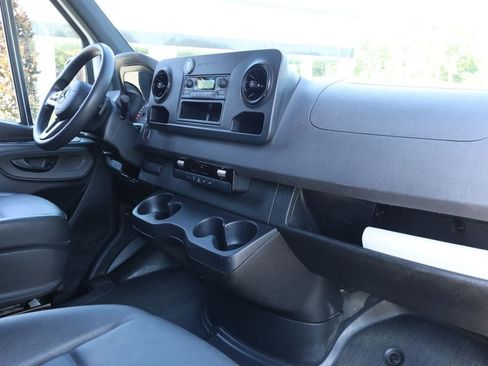 Used 2023 Mercedes-Benz Sprinter 2500 image 23